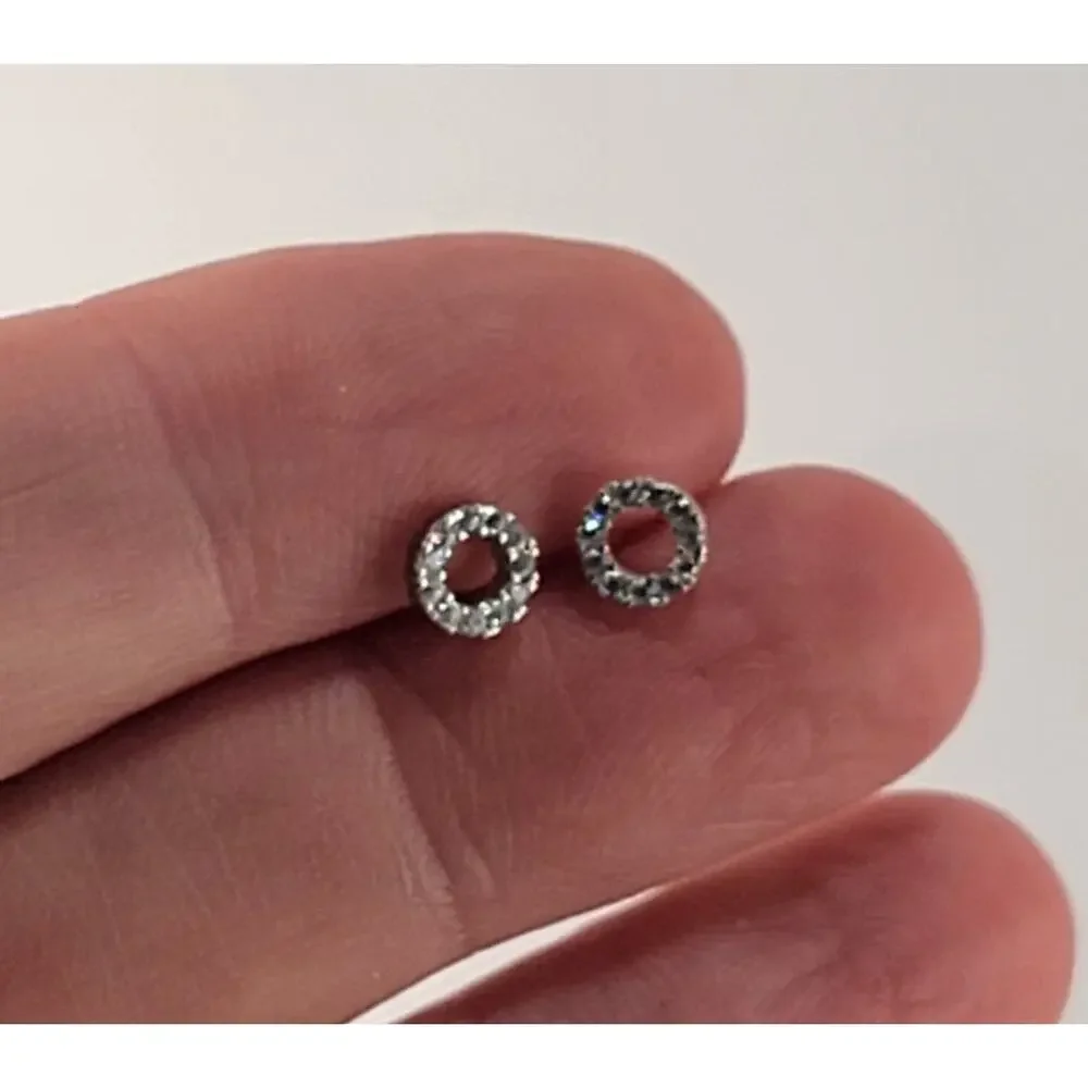 Tiny Chic 0.7 cm Sterling Silver CZ Studs – Dainty Geometric Sparkle - Picture 4 of 5